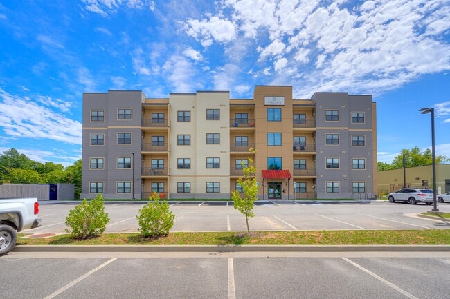 Building Photo - The Flats at Uptown