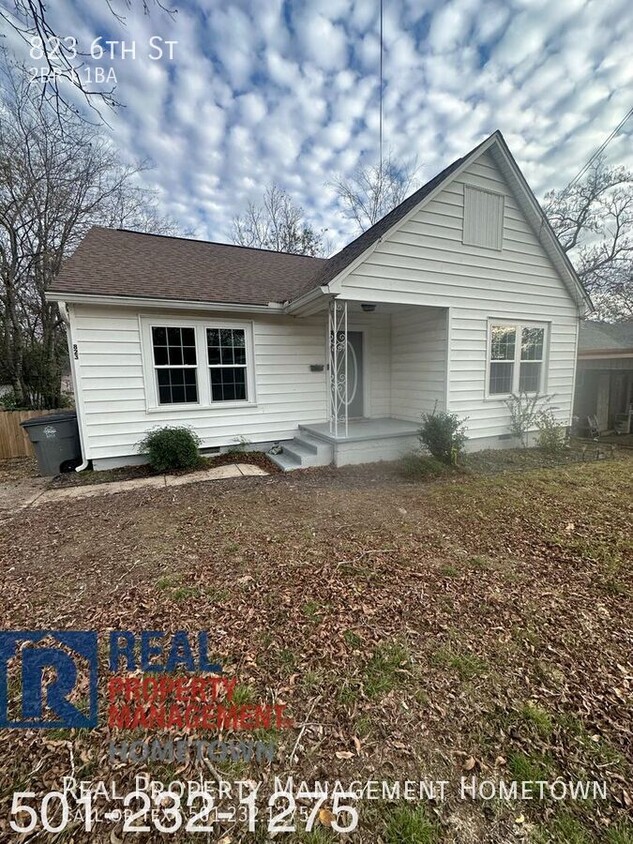 Primary Photo - CUTE Updated Historic Home!!