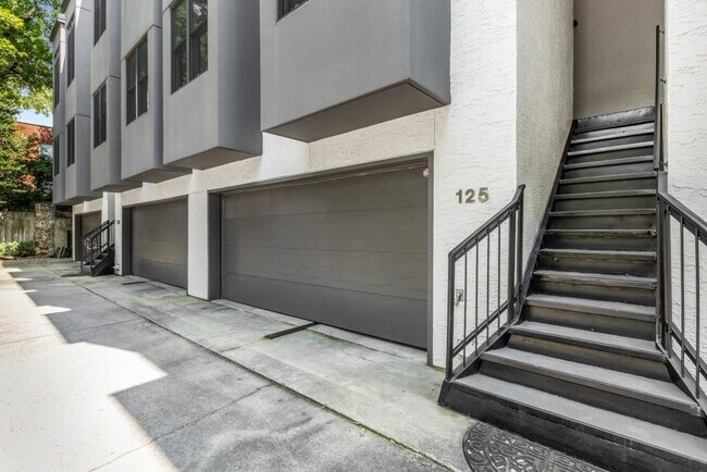 Foto del edificio - 675 Greenwood Ave NE