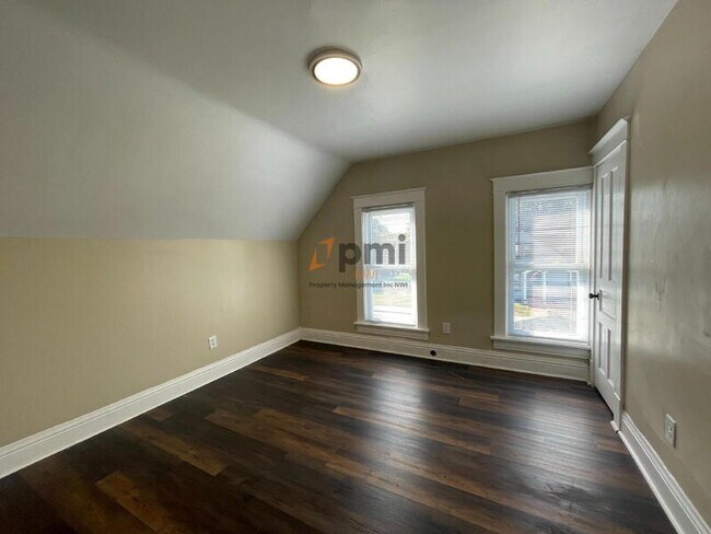 Foto del edificio - 1204 Manhattan St