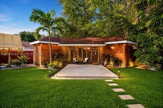 Building Photo - 15425 N Miami Ave