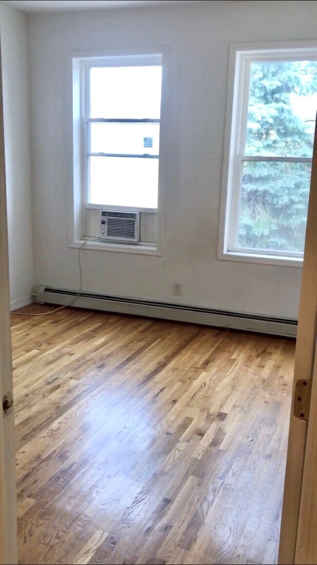 Bedroom - 85 E 27th St