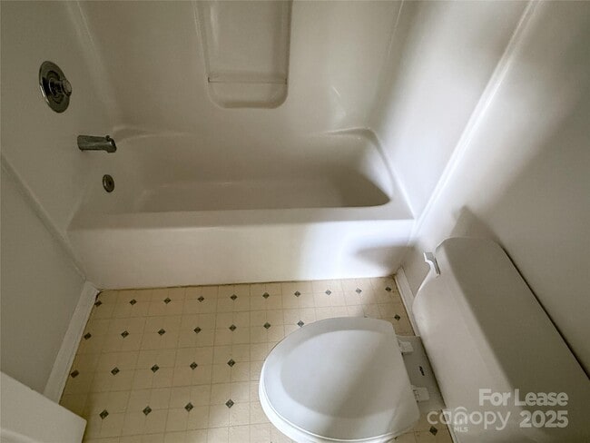 Foto del edificio - 609 Mountainwater Dr