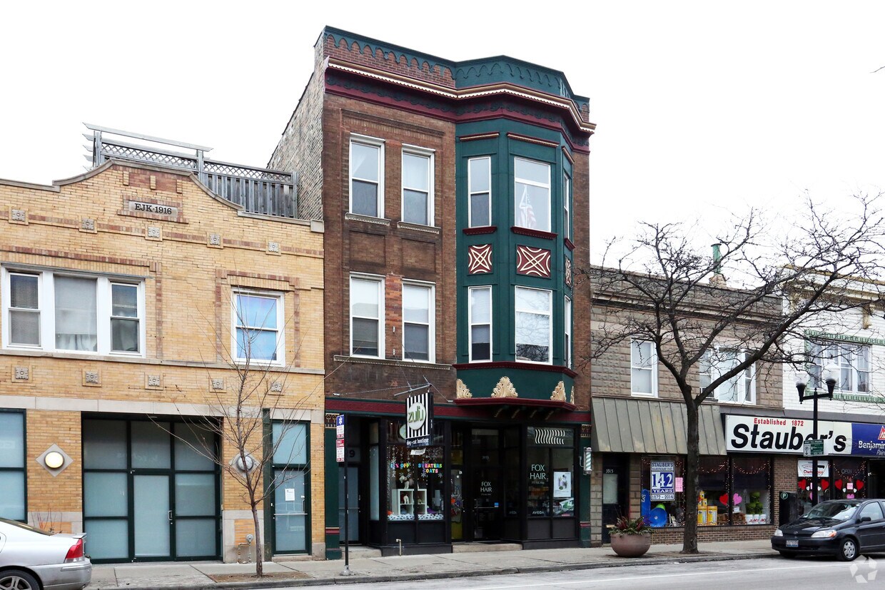 Primary Photo - 3919 North Lincoln Avenue