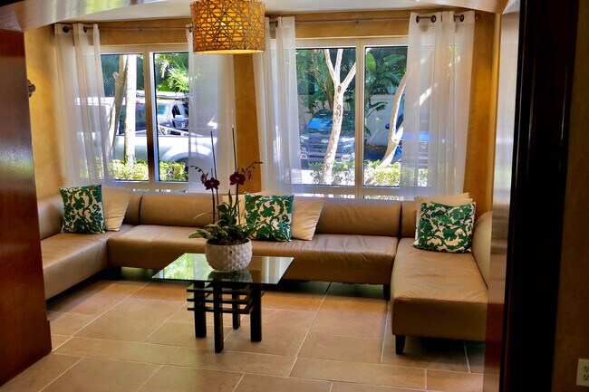 Foto del edificio - 2951 S Bayshore Dr