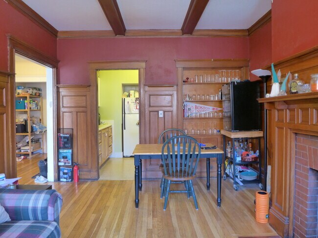 Building Photo - 125 Coolidge St