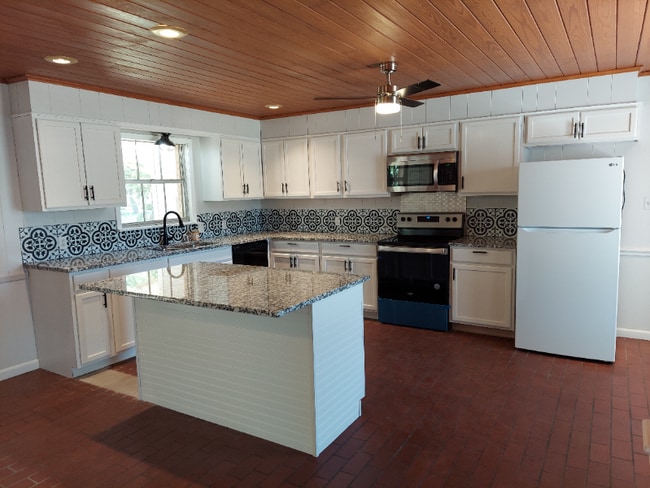 Building Photo - 5405 Kayway Dr