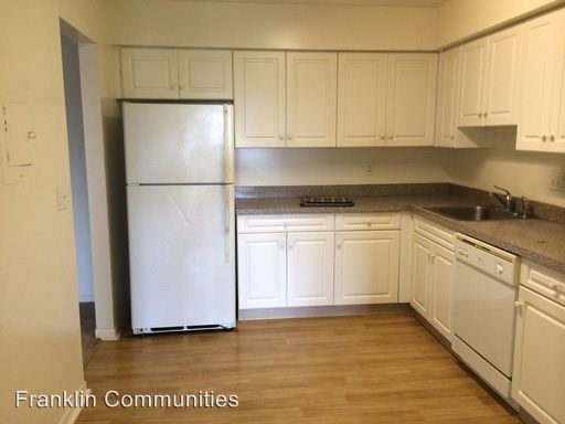 Building Photo - 905 Mix