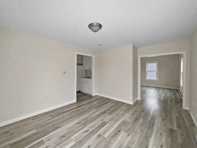 Foto del edificio - 8-10 Varnum St