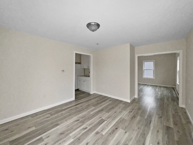 Building Photo - 8-10 Varnum St