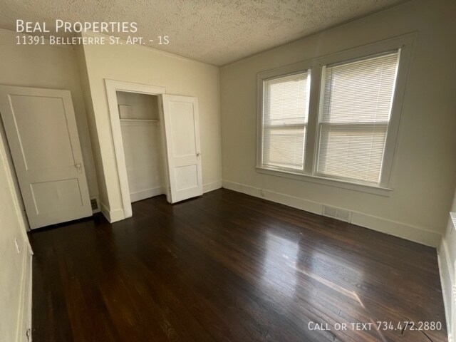 Foto del edificio - 11391 Belleterre Ave