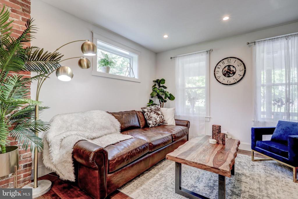 Foto principal - 354 New Holland Ave