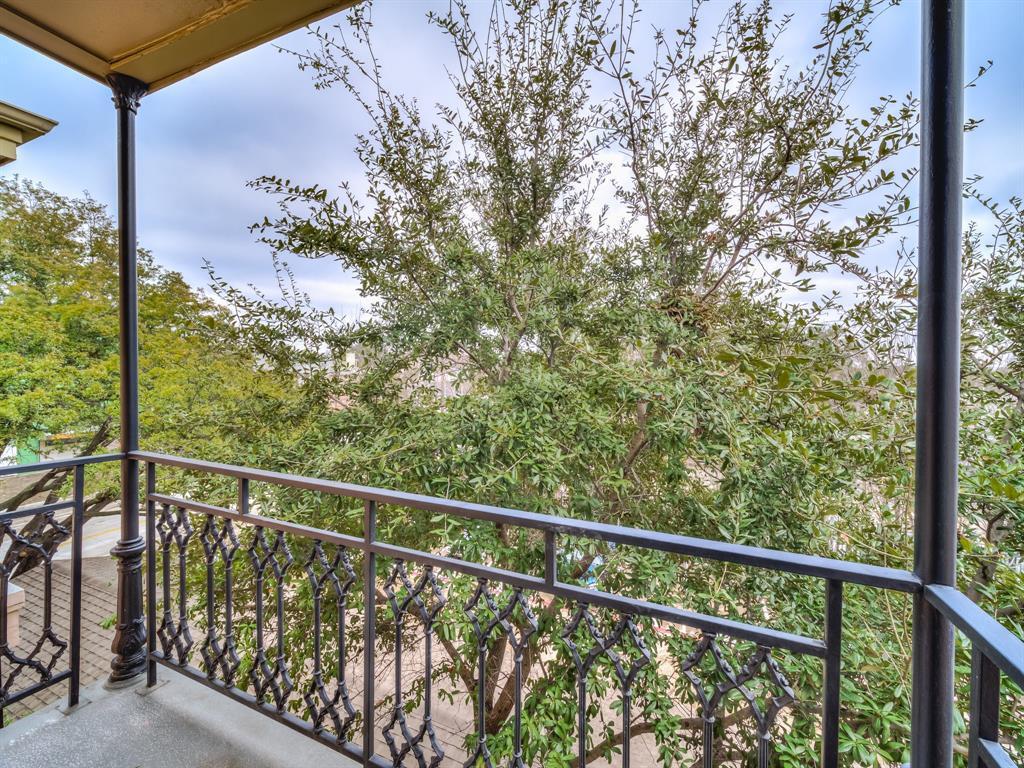 Building Photo - 6318 Richmond Ave