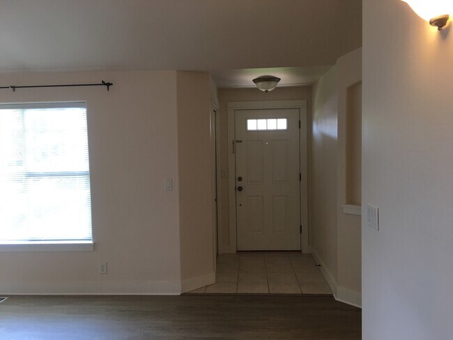 Foto del edificio - Beautiful 3 bedroom 2 bath home