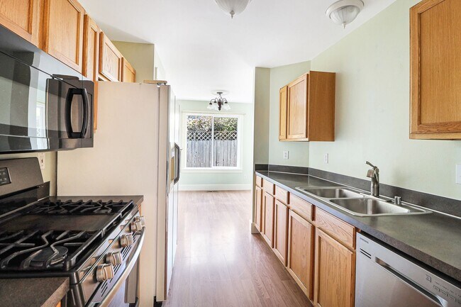Foto del edificio - 3 Bed 2 Bath - Bonus Room - Groups - Pet F...