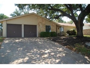Building Photo - 409 Wilshire Dr