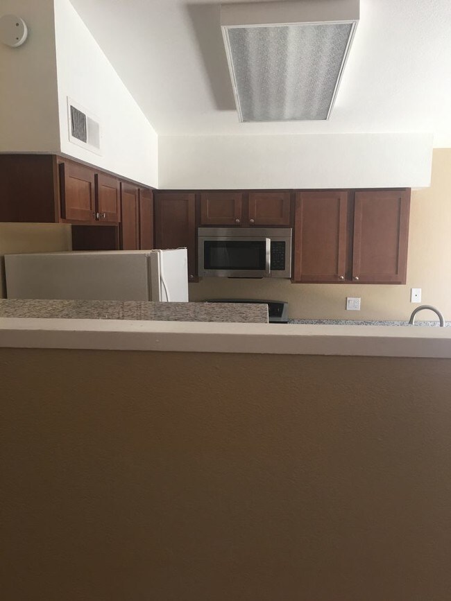 Building Photo - Tempe 3 Bed 2 Bath 85282