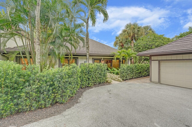 Building Photo - 2735 Polo Island Dr