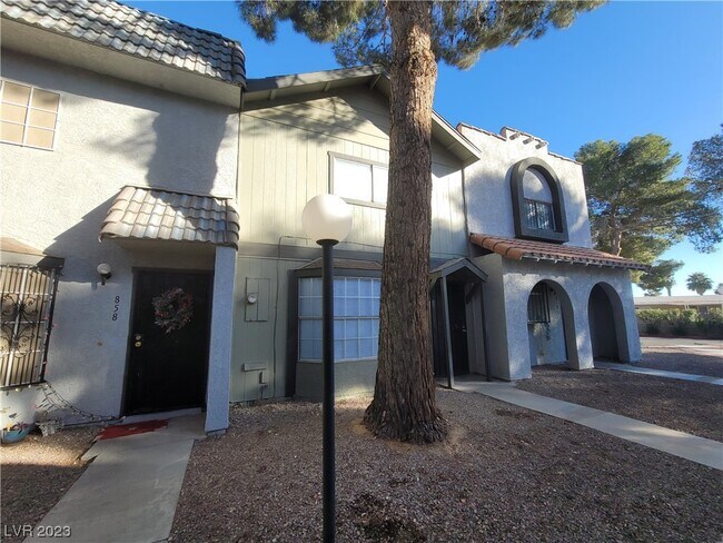 Building Photo - 854 Stainglass Ln