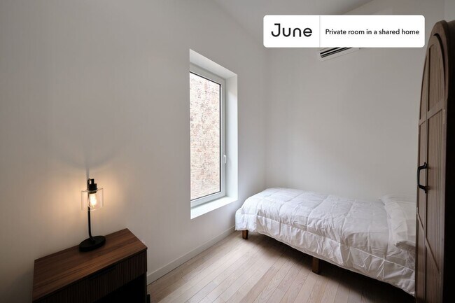 Foto del edificio - Room in Shared 4 bed/4 bath home in Ditmas Park