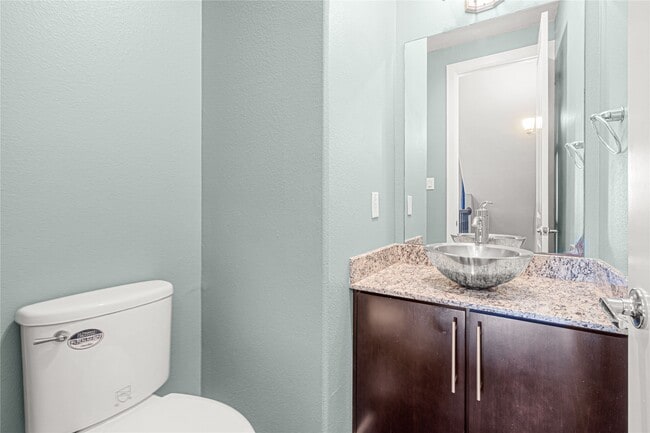 Building Photo - 2110 Shearn St