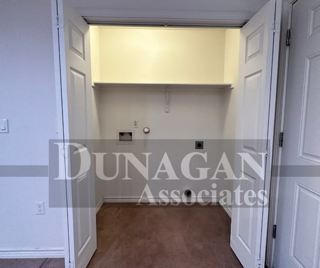 Building Photo - 706 N Guadalupe St