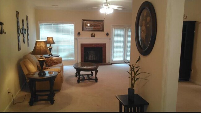 Foto del edificio - 813 Halstead Ct SE