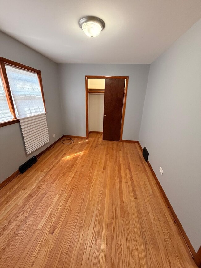 Foto del edificio - 9109 S Normal Ave