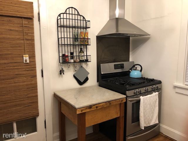 Building Photo - 2 br, 1 bath Apartment - 617 E Alameda St