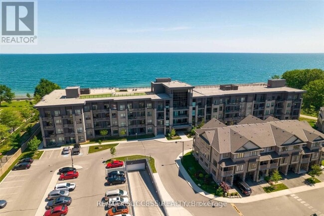 Building Photo - 35 Southshore Cres