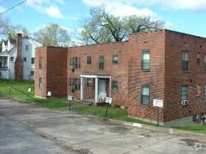 Foto del edificio - 405 Linden Cir