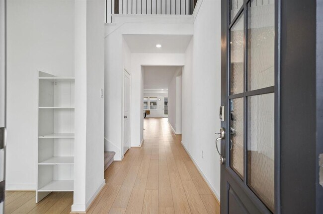 Foto del edificio - 9514 Du Sable Dr