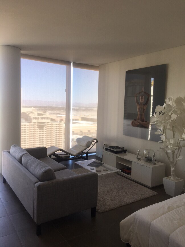 Building Photo - 3722 Las Vegas Blvd S