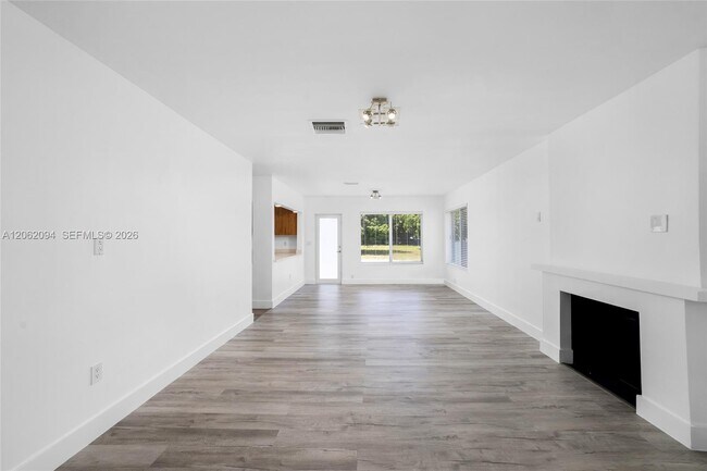 Foto del edificio - 14120 NW 2nd Ave
