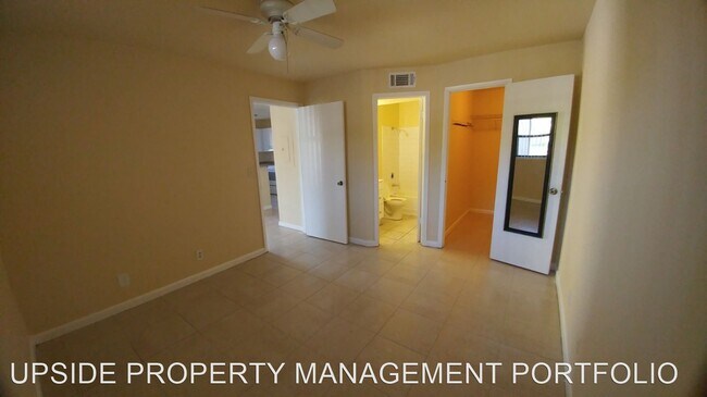 Foto del edificio - 1 br, 1 bath House - 4090 N Pine Island Ro...