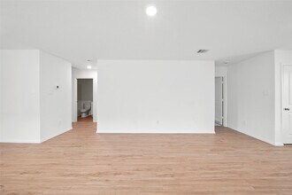 Building Photo - 1440 Las Cuevas Dr Building Photo - 1440 Las Cuevas Dr