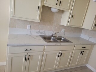 Foto del edificio - 8357 Gardendale St