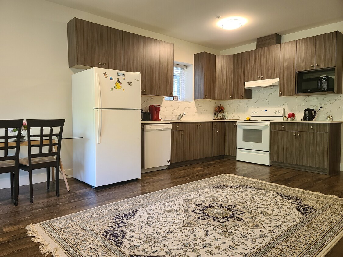 Primary Photo - 11271-11238 238 St