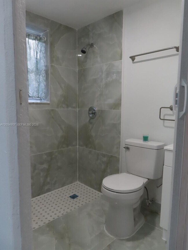 Foto del edificio - 8571 NW 11th St