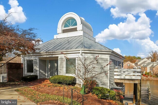 Foto del edificio - 7594 Lakeside Village Dr