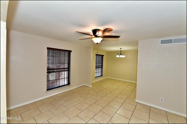 Building Photo - 4504 R J Lunn Ct
