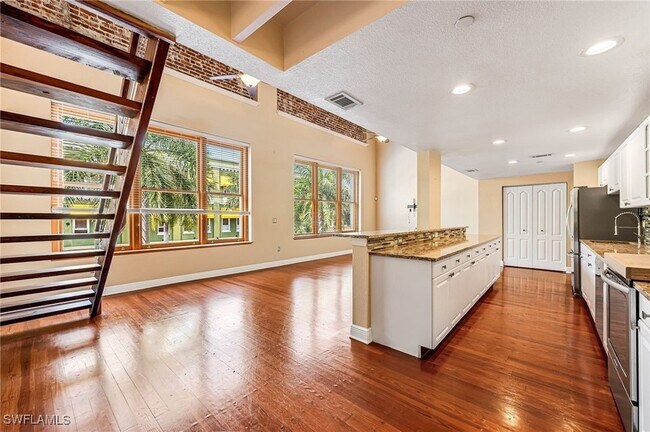 Foto del edificio - 2260 First Street Unit 207