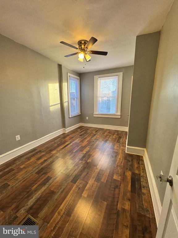 Foto del edificio - 1908 W Somerset St