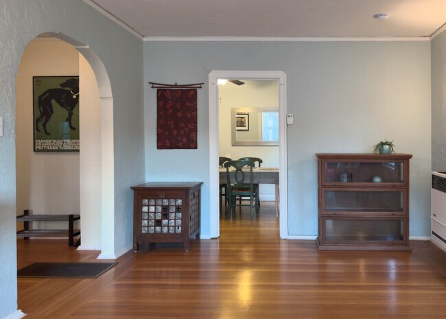 Building Photo - 5719 Hermann St