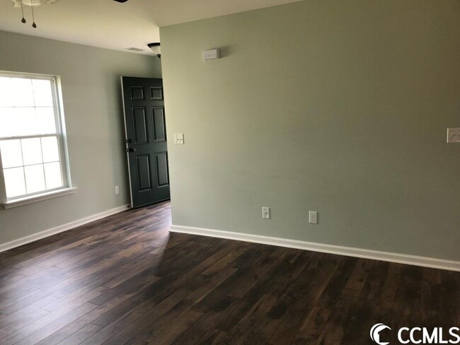 Building Photo - 124 Junco Cir