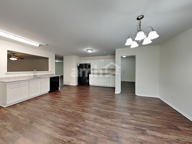 Foto del edificio - 3837 Larkhaven Village Dr