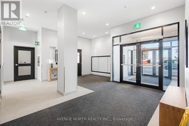 Photo du bâtiment - 1350 Hemlock Rd
