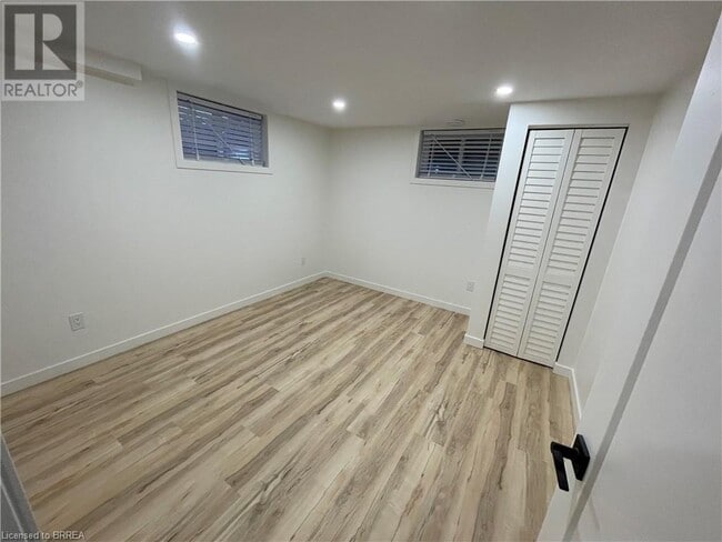 Building Photo - 6 MacKay Ave