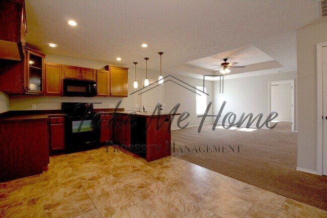 Building Photo - 3 Bedroom in Ozark School District!