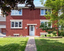 Building Photo - 406 Tweedsmuir Av
